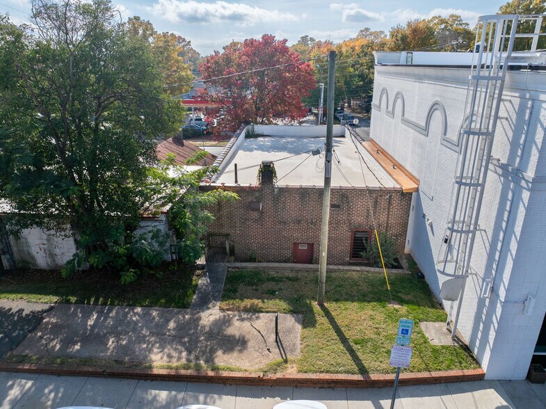 More Photos Of 1251 East Blvd, Charlotte Storefront Retail Office For Sale