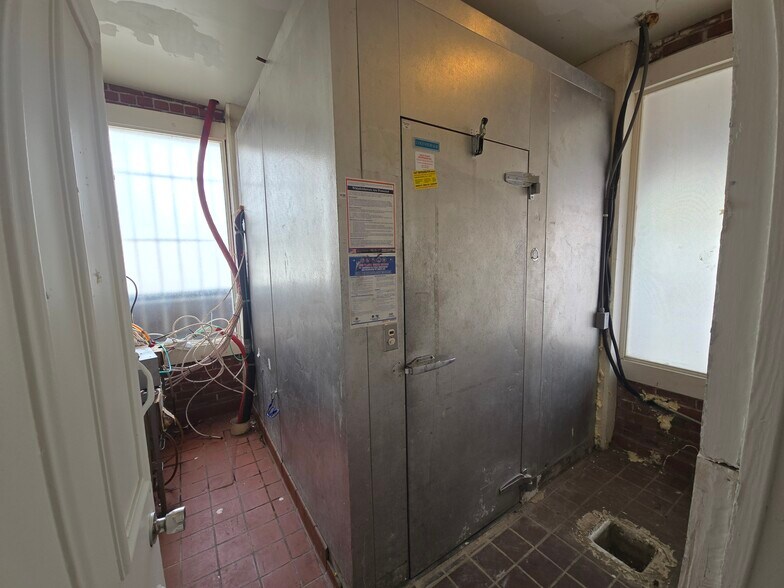 More Photos Of 55 5th St, Gilroy Restaurant For Sale