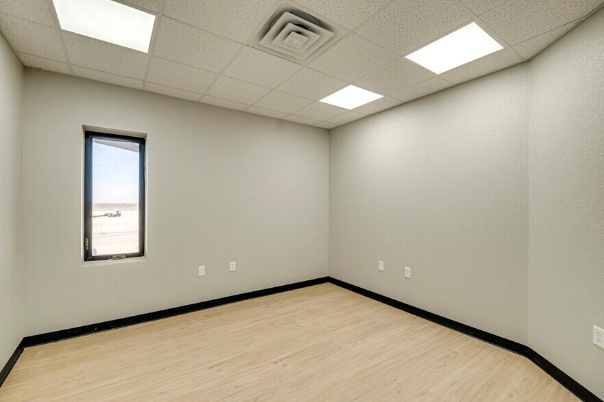 More Photos Of 16791 W Basin St, Odessa Warehouse For Sale