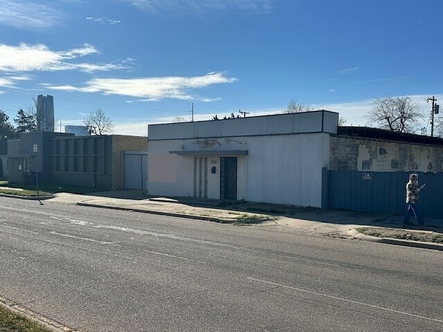More Photos Of 1506 Linwood Blvd, Oklahoma City Industrial For Lease