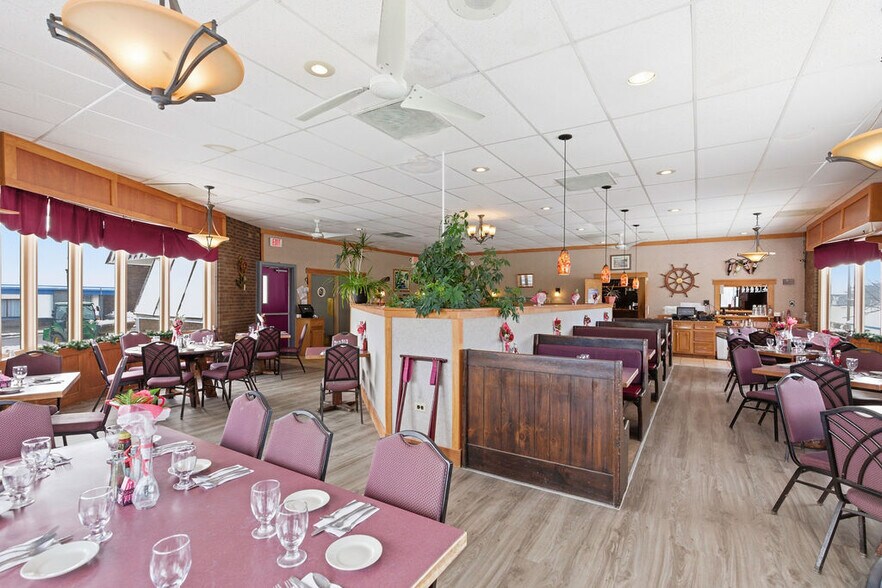 More Photos Of 24 S First St, Fulton Restaurant For Sale