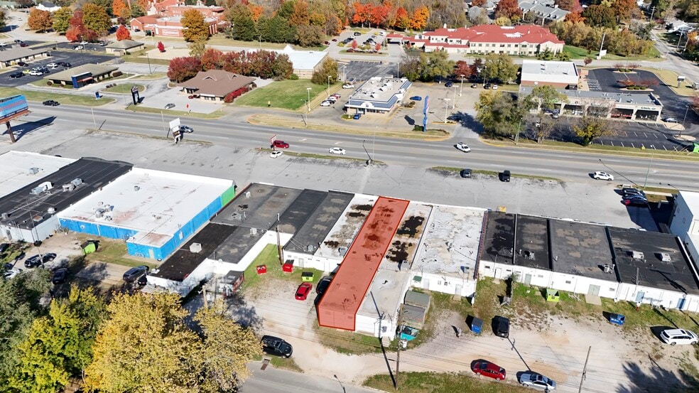 More Photos Of 1332 W Sunshine St, Springfield General Retail For Sale