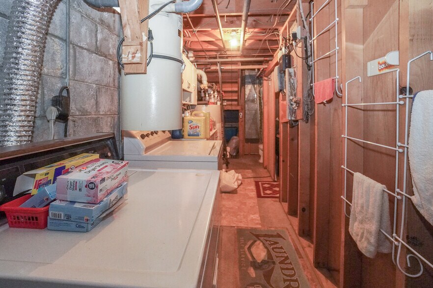 More Photos Of 314 Chippewa St, Ontonagon Hotel For Sale