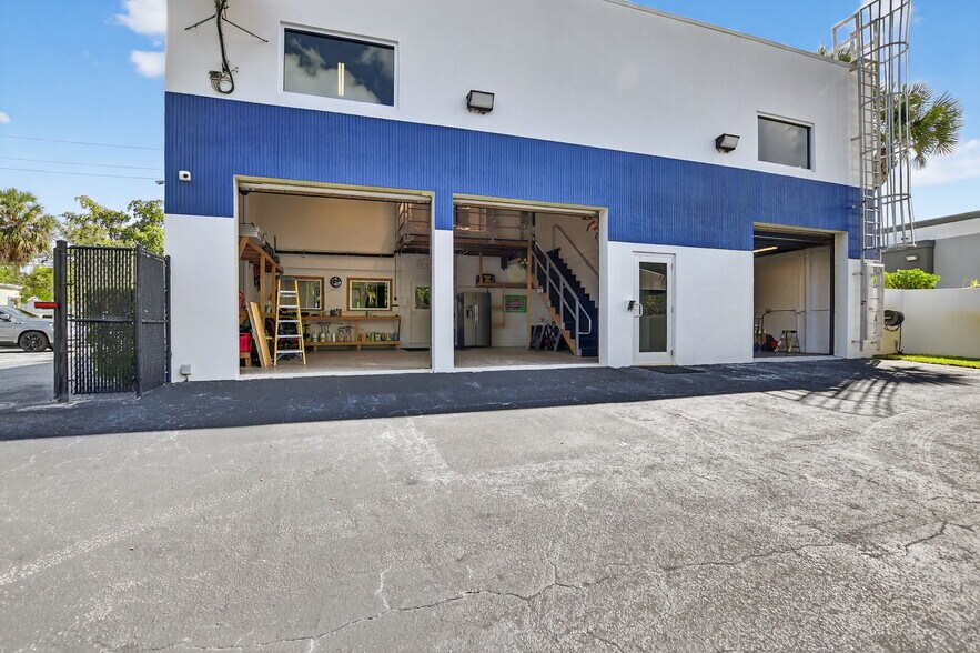 More Photos Of 442 NW 35th St, Boca Raton Office For Sale