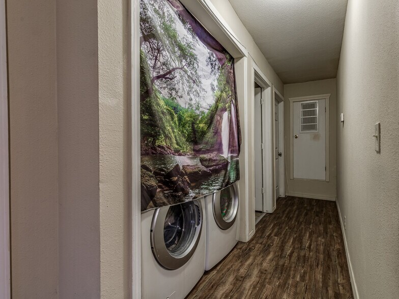 More Photos Of 940 N Ross Ave, Dewey Multifamily For Sale