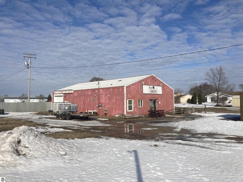 More Photos Of 299 US Highway 31 S, Traverse City Warehouse For Lease