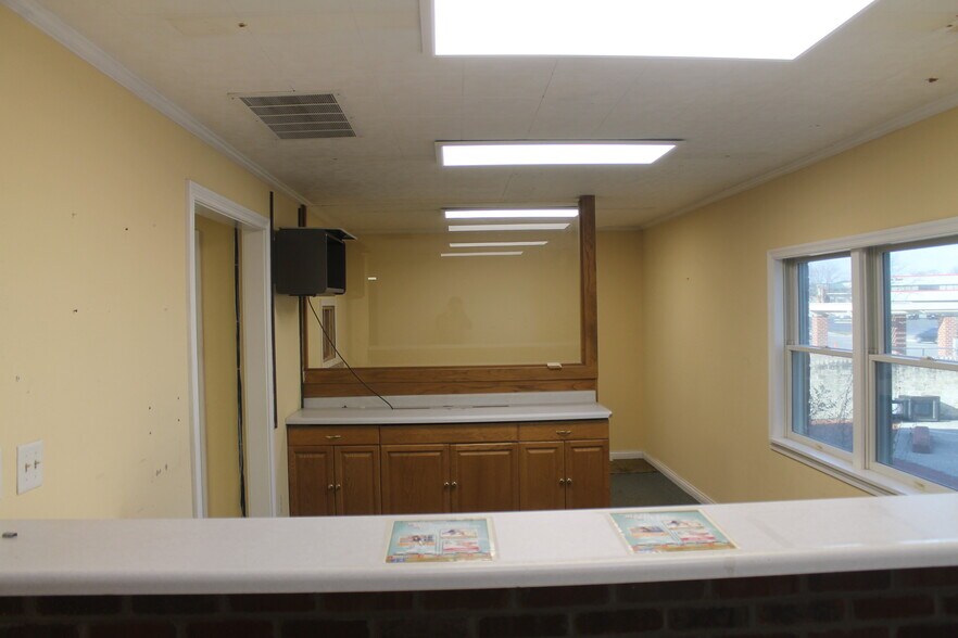 More Photos Of 105 W Carmel Dr, Carmel Industrial For Sale