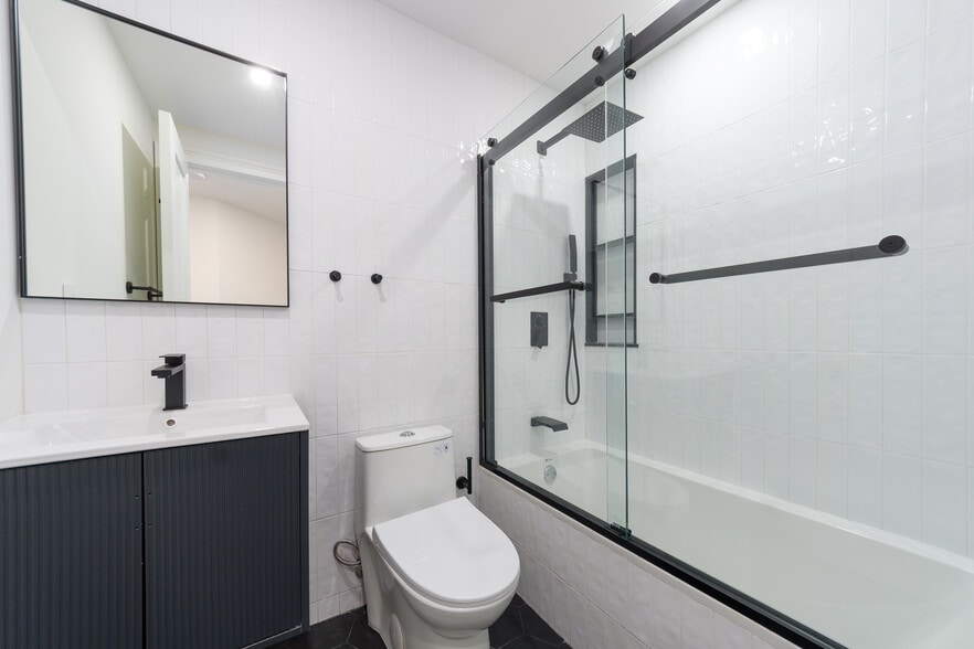 More Photos Of 16 Goodwin Pl, Brooklyn Multifamily For Sale