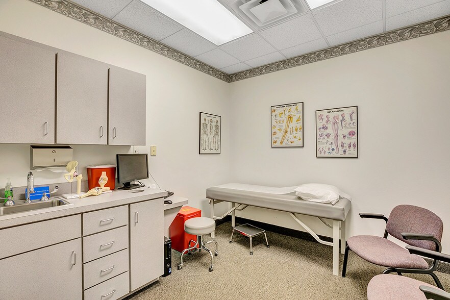 More Photos Of 2300 SE 17th St, Ocala Medical For Lease