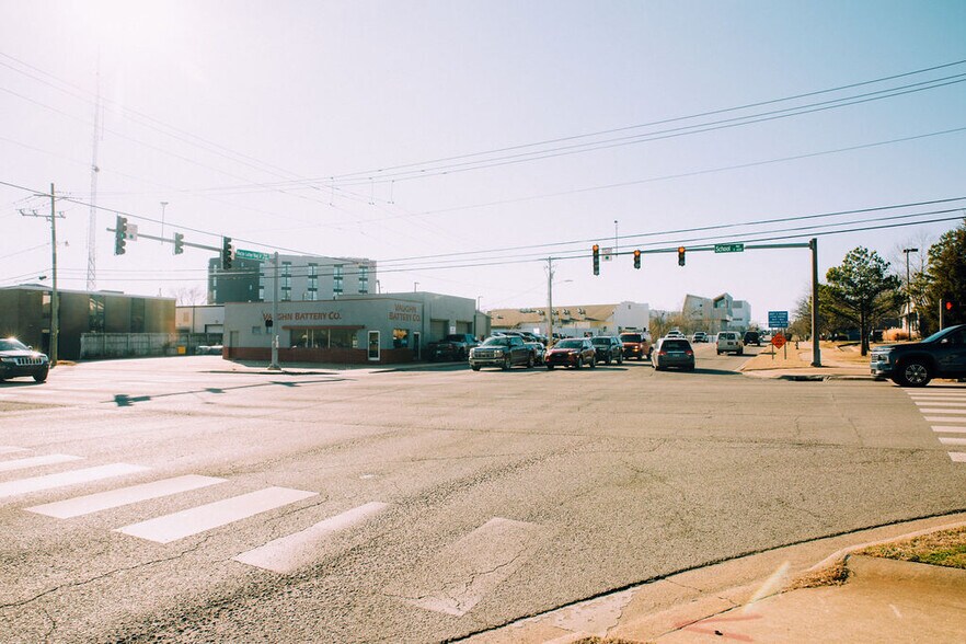 More Photos Of 601 S School Ave, Fayetteville Auto Repair For Sale