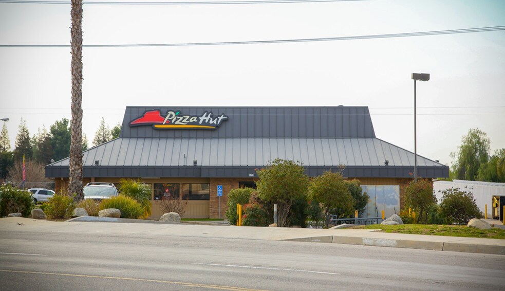 Primary Photo Of 3701 Auburn St, Bakersfield Restaurant For Sale