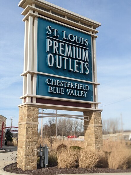 Primary Photo Of 18575 Outlet Blvd, Chesterfield Land For Lease