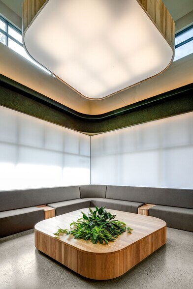 More Photos Of 17449 SW Boones Ferry Rd, Lake Oswego Medical For Sale