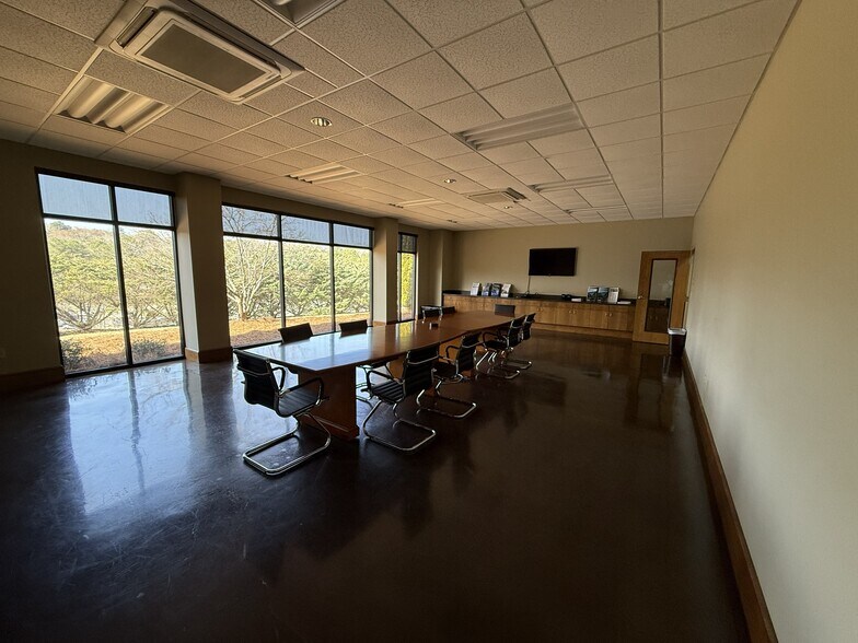 More Photos Of 710 Maple St, Birmingham Office For Sale