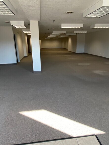 More Photos Of 4865 NW 19th St NW, Rochester Warehouse For Sale