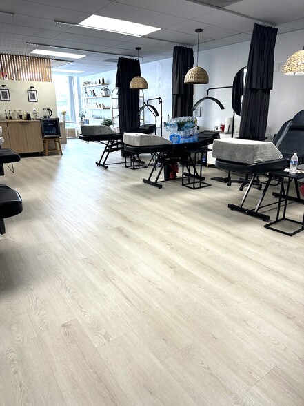 More Photos Of 9705 S Dixie Hwy, Pinecrest Office For Lease