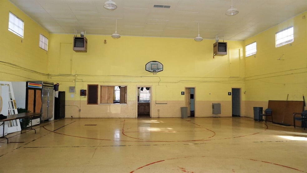 More Photos Of 2589-2613 Tilson Rd, Decatur Religious Facility For Lease