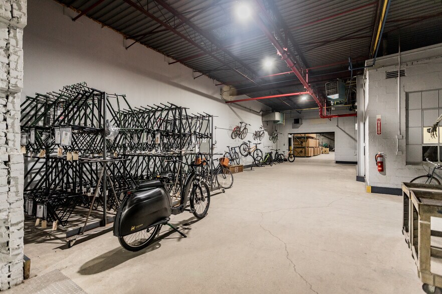 More Photos Of 13639 Elmira St, Detroit Manufacturing For Sale