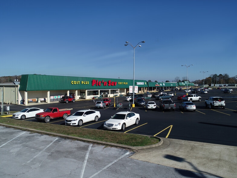 More Photos Of 1470 W Main St, Centre Supermarket For Sale