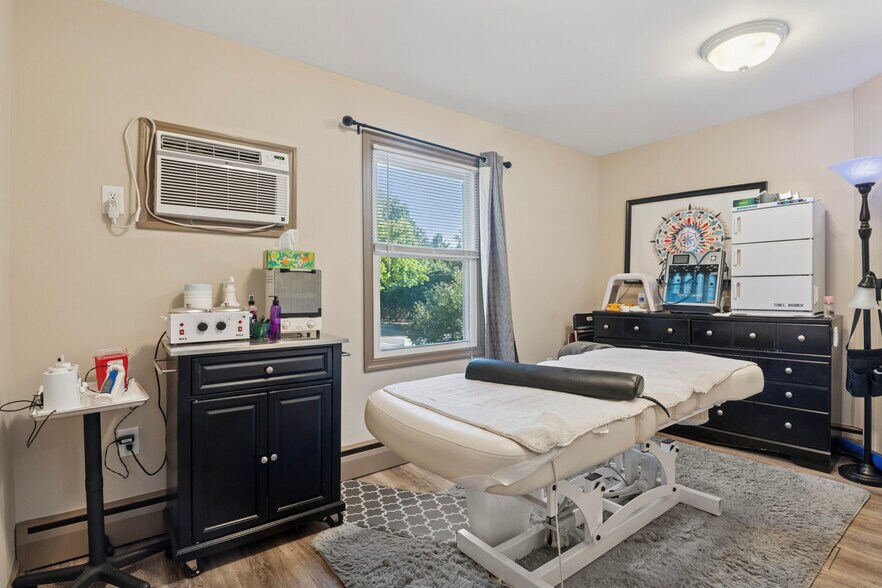 More Photos Of 2417 Silverside Rd, Wilmington Office For Sale