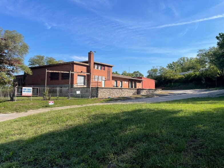 More Photos Of 1400 E 2nd St, Kansas City Manufacturing For Lease