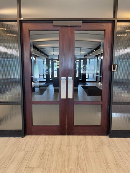 More Photos Of 1200 Jorie Blvd, Oak Brook Coworking Space