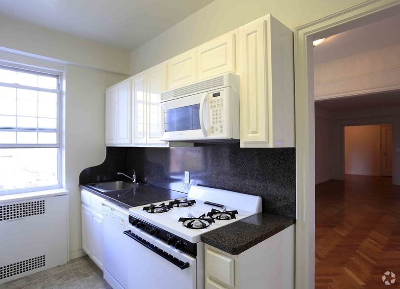 More Photos Of 2-24 Chase Rd, Scarsdale Apartments For Lease