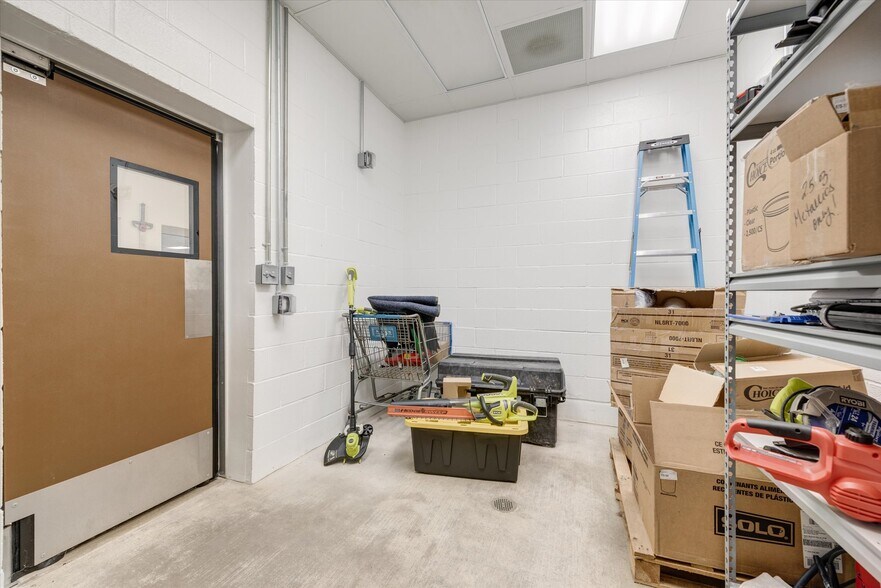 More Photos Of 5615 Rufe Snow Dr, North Richland Hills Freestanding For Sale