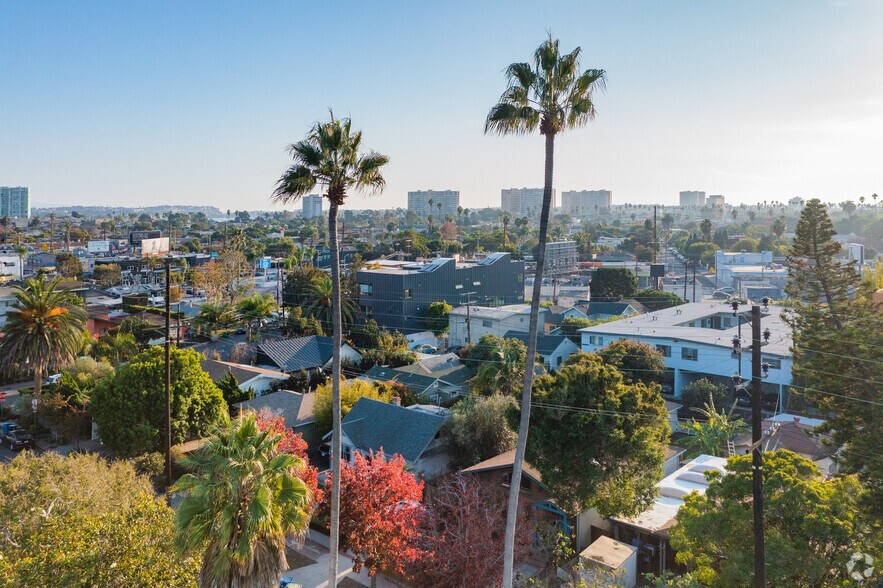 More Photos Of 2478 Penmar Ave, Venice Dormitory For Sale