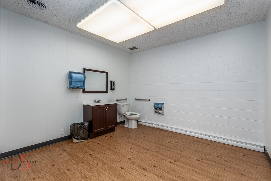 More Photos Of 612 Court St, Ottawa Medical For Sale