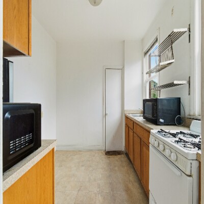 More Photos Of 878-880 Broadway, Bayonne General Retail For Sale