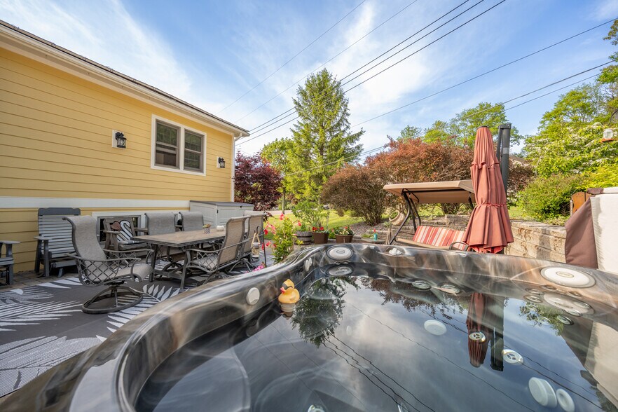 More Photos Of 17848 Garrett Hwy, Oakland Apartments For Sale