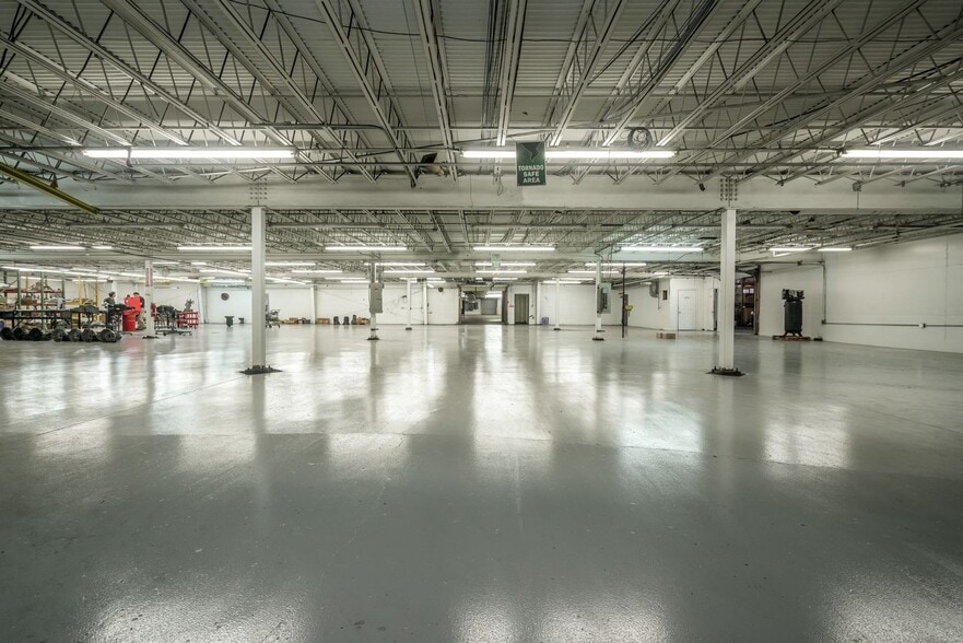 More Photos Of 4282-4364 E Blue Lick Rd, Louisville Warehouse For Sale