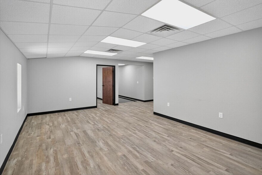 More Photos Of 16751 W Basin St, Odessa Warehouse For Lease