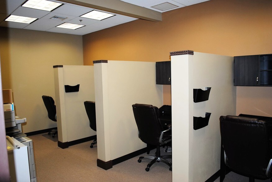 More Photos Of 10411 Moss Park Rd, Orlando Office For Lease