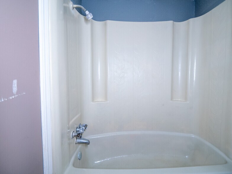 More Photos Of 5924 NW 10th St, Oklahoma City Apartments For Sale