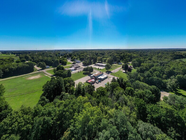 More Photos Of 18089 W State St, Vandalia Bar For Sale