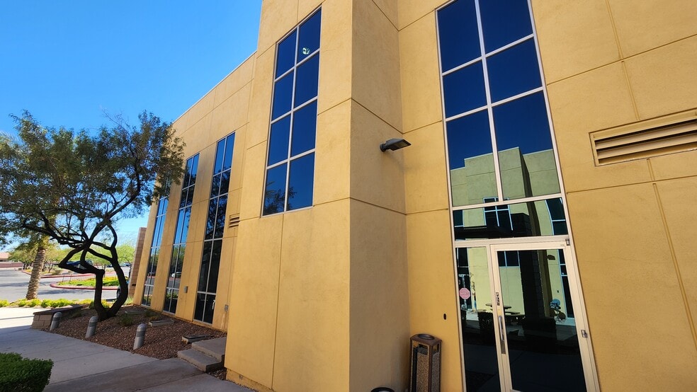More Photos Of 9960 W Cheyenne Ave, Las Vegas Office For Lease