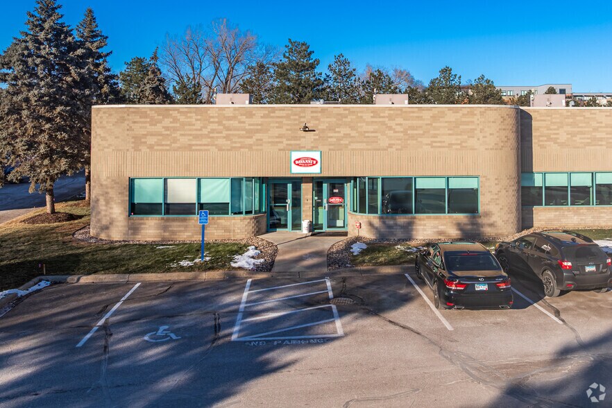 More Photos Of 4200-4250 Park Glen Rd, Saint Louis Park Light Manufacturing For Lease