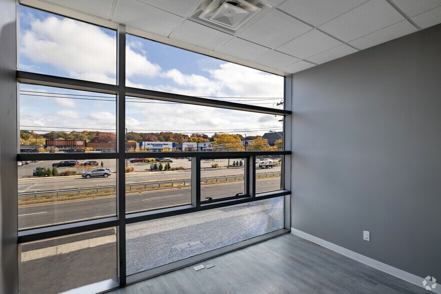 More Photos Of 315 Walt Whitman Rd, Huntington Station Office For Lease