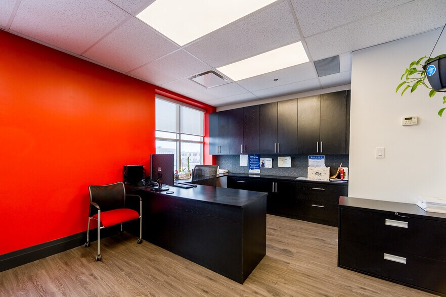 More Photos Of 7015 Tranmere Dr, Mississauga Warehouse For Sale