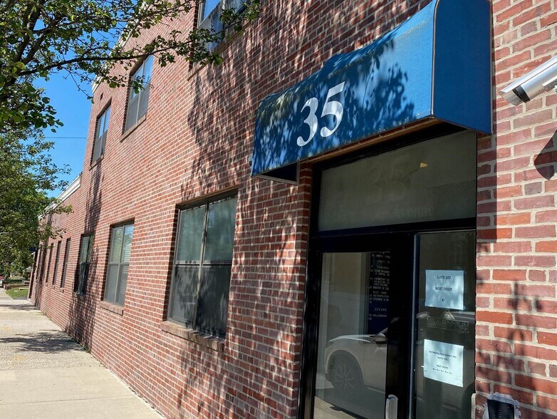 More Photos Of 35 N Tyson Ave, Floral Park Medical For Lease