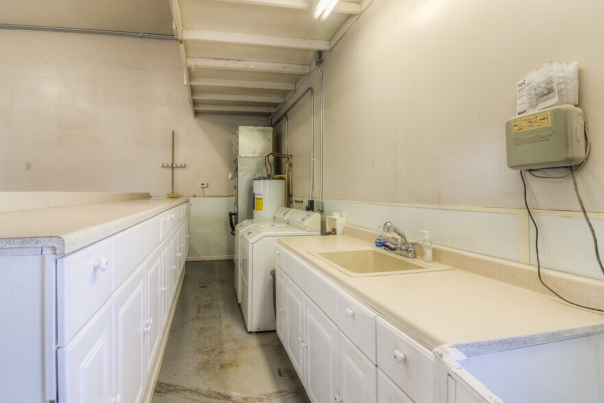 More Photos Of 2310 Terrace Heights Dr, Yakima Flex For Sale