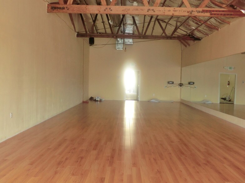 More Photos Of 13110 Hawthorne Blvd, Hawthorne Storefront Retail Office For Lease