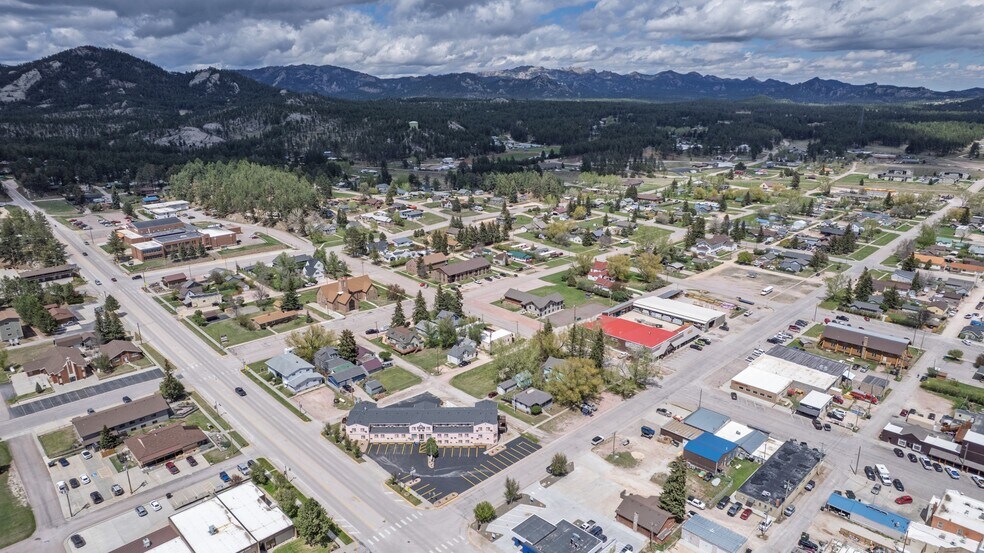 More Photos Of 519 Crook St, Custer Hotel For Sale
