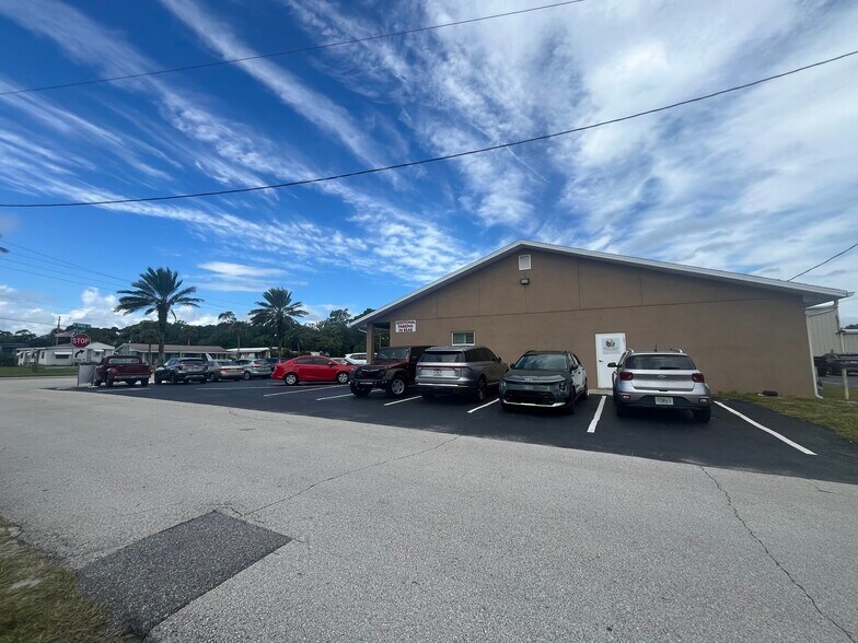 More Photos Of 165 N Yonge St, Ormond Beach Freestanding For Sale