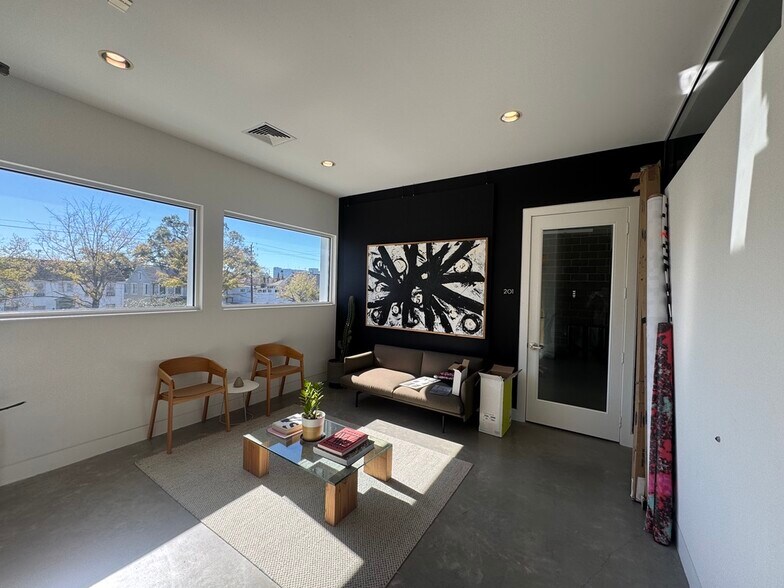 More Photos Of 2020 Richmond Ave, Houston Loft Creative Space For Lease