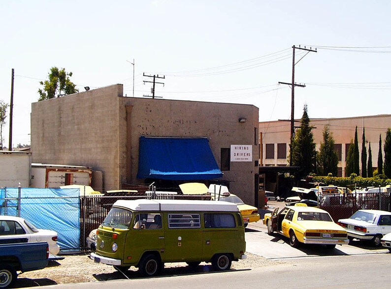 More Photos Of 23182 Orange Ave, Lake Forest Warehouse For Lease