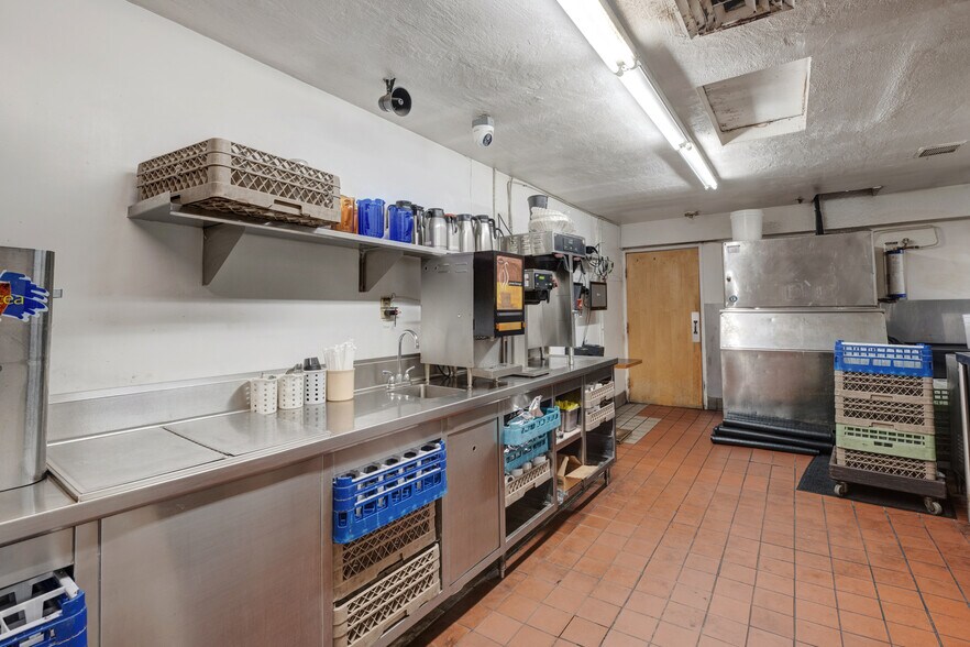 More Photos Of 8032 4th St NW, Albuquerque Restaurant For Sale