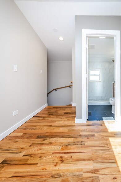 More Photos Of 6129 N Ravenswood Ave, Chicago Multifamily For Sale